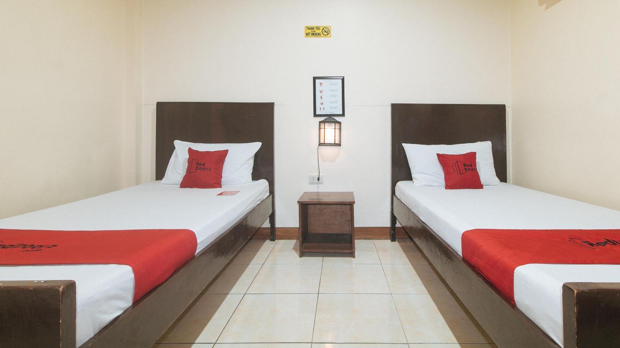 Elegance Guesthouse Пасай Екстериор снимка